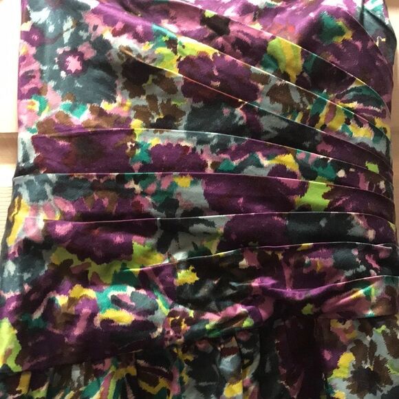 BCBGMaxazriaāGrapeĀ SateenāPrintedāStraples⦠- Picture 3 of 5